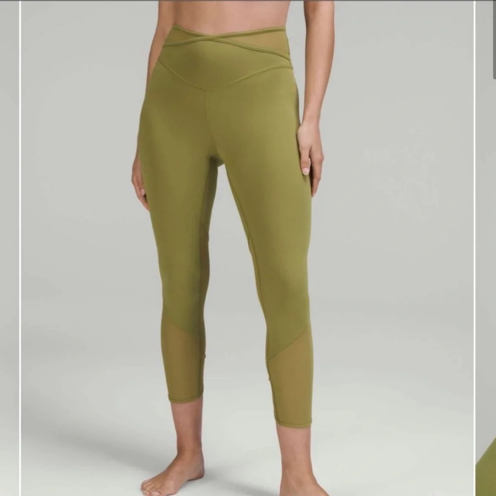 Lululemon Nulu and Criss-Cross High-Rise Crop 23” size 6 - Picture 8 of 10